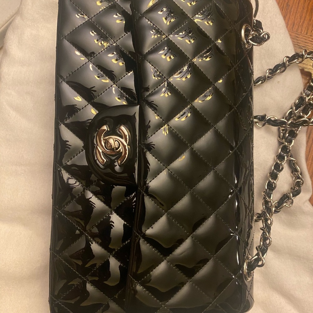 Chanel patent medium flap
